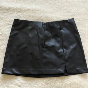 H&M black leather skirt